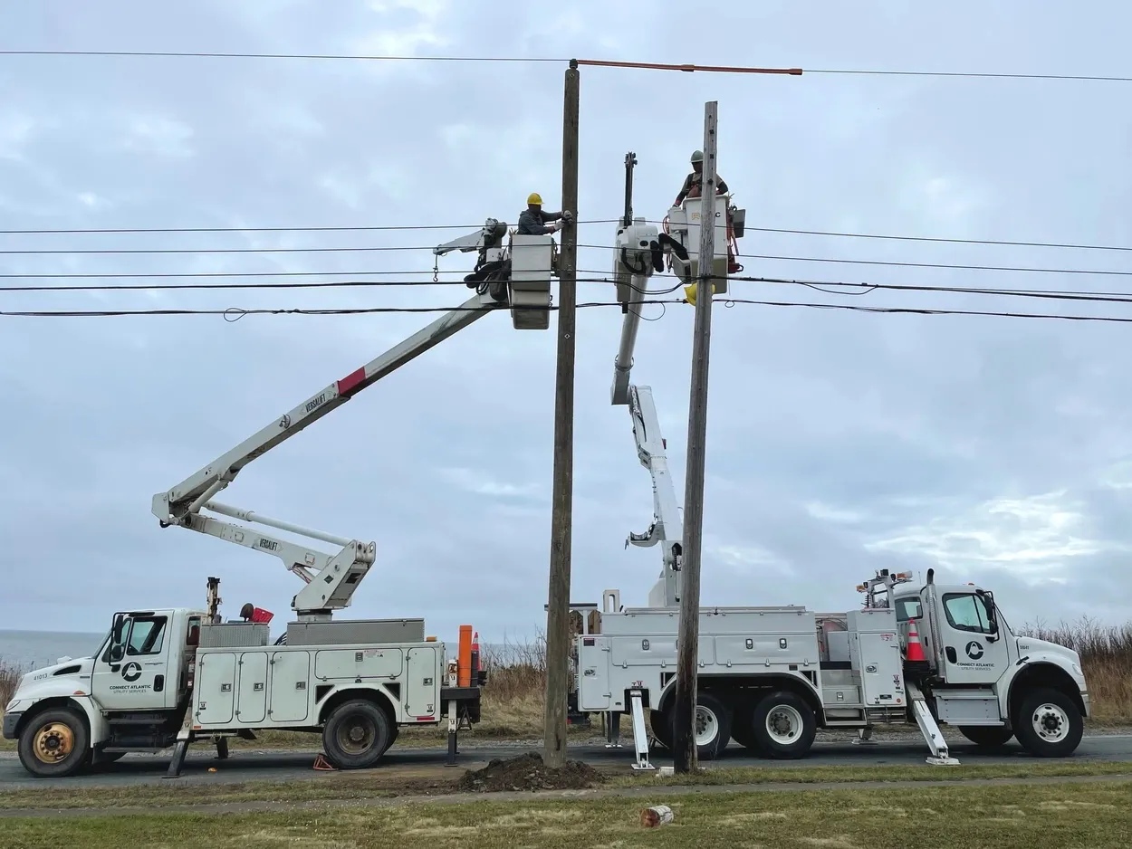 electric construction workers